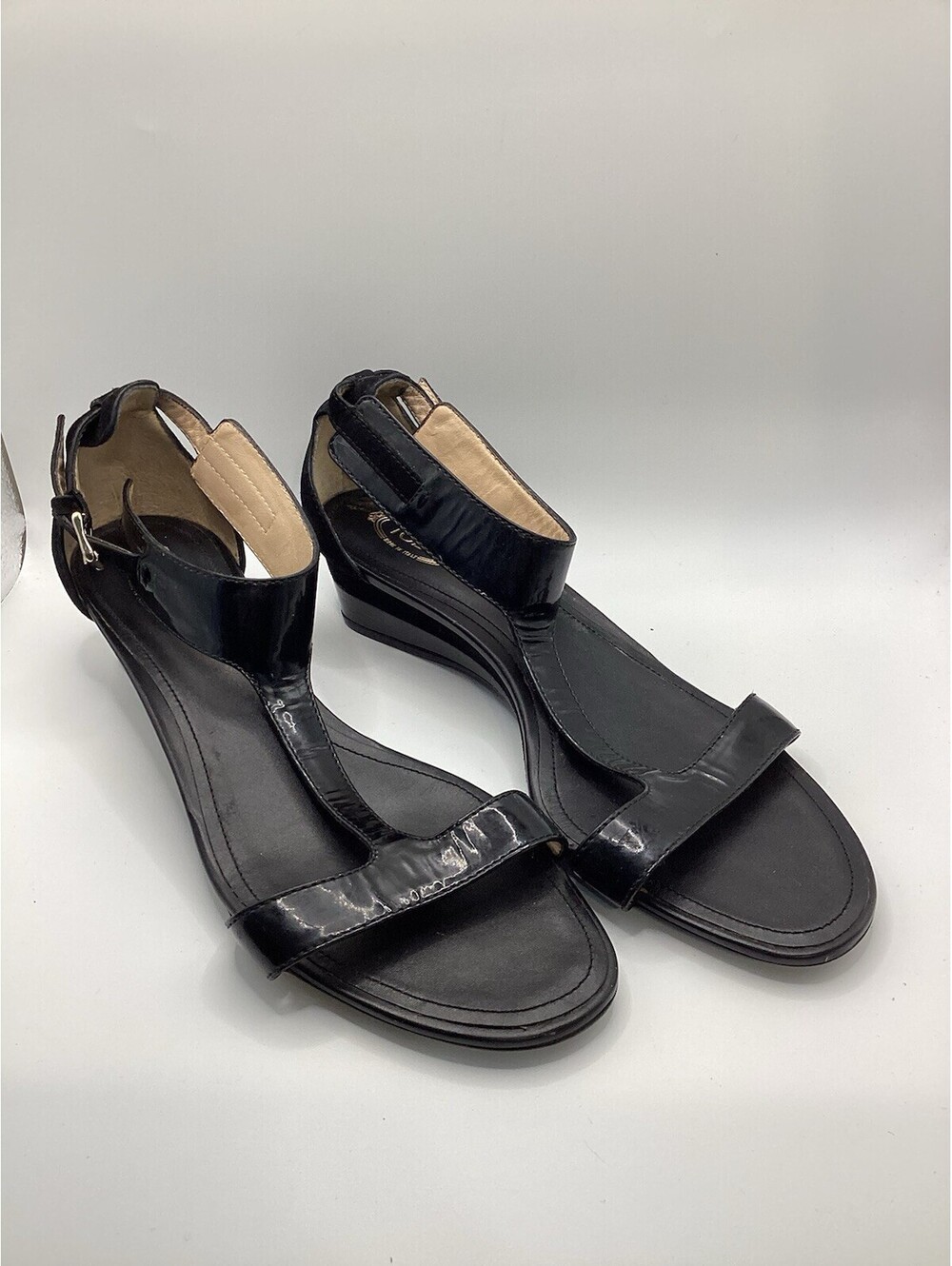 Tod’s T-strap Sandals Size 39 Black Leather Gommino